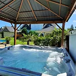 Apartment Fewo Traum mit Swimmingpool und Whirlpool Neppermin