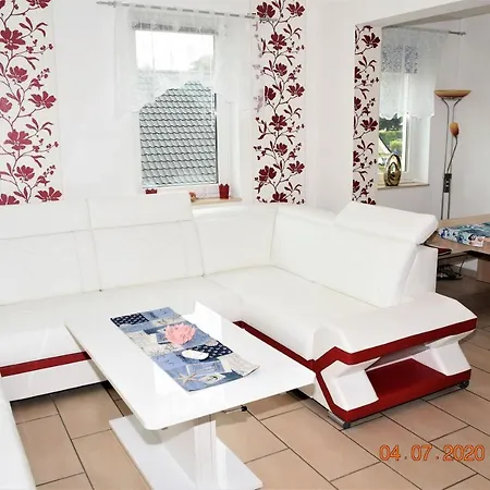 Apartmán Traum, 4-sterne Fewo's Mit Pool Und Whirlpool, Partyraum Im Garten Zum Bsp Fuer Fussball-wm, 500m Bis Zum Achterwasser Mit Badestrand, 6 Autominuten Bis Zum Ostseestrand *