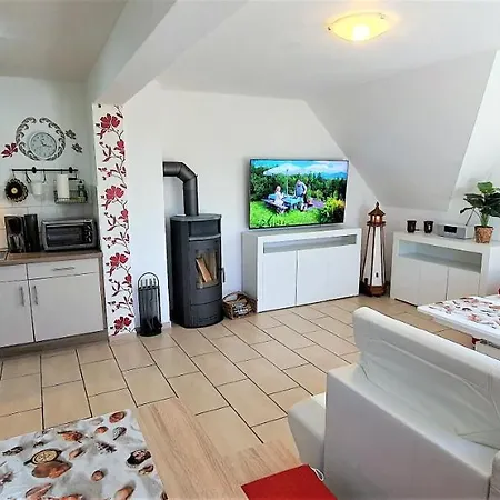 Traum, 4-sterne Fewo's Mit Pool Und Whirlpool, Grillecke Mit Neuem Pavillon Im Garten, Am Achterwasser Mit Badestrand, Wenige Autominuten Bis Zur Ostsee, Ueberweisung Oder Bar Akzeptiert