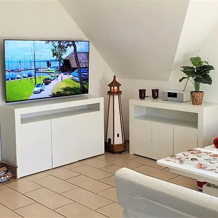 Traum, 4-sterne Fewo's Mit Pool Und Whirlpool, Partyraum Im Garten Zum Bsp Fuer Fussball-wm, 500m Bis Zum Achterwasser Mit Badestrand, 6 Autominuten Bis Zum Ostseestrand Apartmán Neppermin
