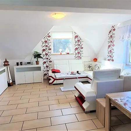 Traum, 4-sterne Fewo's Mit Pool Und Whirlpool, Partyraum Im Garten Zum Bsp Fuer Fussball-wm, 500m Bis Zum Achterwasser Mit Badestrand, 6 Autominuten Bis Zum Ostseestrand Apartman Neppermin