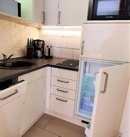 Fewo Traum, 4-Sterne Fewo'S Mit Pool Und Whirlpool, Grillecke Mit Neuem Pavillon Im Garten, Am Achterwasser Mit Badestrand, Wenige Autominuten Bis Zur Ostsee, Ueberweisung Oder Bar Akzeptiert * Neppermin