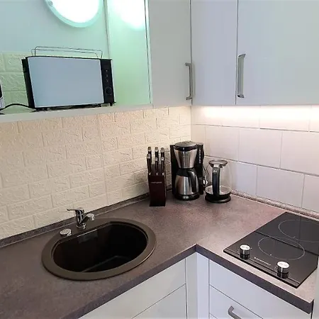 Traum, 4-sterne Fewo's Mit Pool Und Whirlpool, Grillecke Mit Neuem Pavillon Im Garten, Am Achterwasser Mit Badestrand, Wenige Autominuten Bis Zur Ostsee, Ueberweisung Oder Bar Akzeptiert 公寓 *