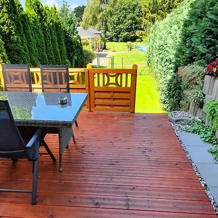 Traum, 4-sterne Fewo's Mit Pool Und Whirlpool, Partyraum Im Garten Zum Bsp Fuer Fussball-wm, 500m Bis Zum Achterwasser Mit Badestrand, 6 Autominuten Bis Zum Ostseestrand Apartmán *