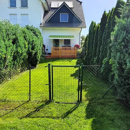 شقة Fewo Traum, 4-Sterne Fewo'S Mit Pool Und Whirlpool, Grillecke Mit Neuem Pavillon Im Garten, Am Achterwasser Mit Badestrand, Wenige Autominuten Bis Zur Ostsee, Ueberweisung Oder Bar Akzeptiert