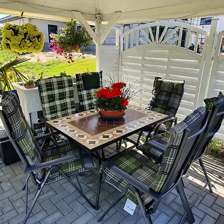 Traum, 4-sterne Fewo's Mit Pool Und Whirlpool, Partyraum Im Garten Zum Bsp Fuer Fussball-wm, 500m Bis Zum Achterwasser Mit Badestrand, 6 Autominuten Bis Zum Ostseestrand *