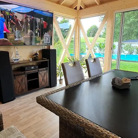 Traum, 4-sterne Fewo's Mit Pool Und Whirlpool, Grillecke Mit Neuem Pavillon Im Garten, Am Achterwasser Mit Badestrand, Wenige Autominuten Bis Zur Ostsee, Ueberweisung Oder Bar Akzeptiert
