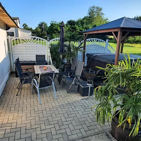 Traum, 4-sterne Fewo's Mit Pool Und Whirlpool, Grillecke Mit Neuem Pavillon Im Garten, Am Achterwasser Mit Badestrand, Wenige Autominuten Bis Zur Ostsee, Ueberweisung Oder Bar Akzeptiert Apartment