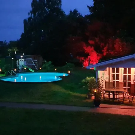 Traum, 4-sterne Fewo's Mit Pool Und Whirlpool, Partyraum Im Garten Zum Bsp Fuer Fussball-wm, 500m Bis Zum Achterwasser Mit Badestrand, 6 Autominuten Bis Zum Ostseestrand Apartmán Neppermin