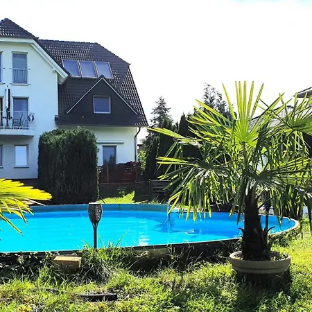公寓 Traum, 4-sterne Fewo's Mit Pool Und Whirlpool, Grillecke Mit Neuem Pavillon Im Garten, Am Achterwasser Mit Badestrand, Wenige Autominuten Bis Zur Ostsee, Ueberweisung Oder Bar Akzeptiert Neppermin